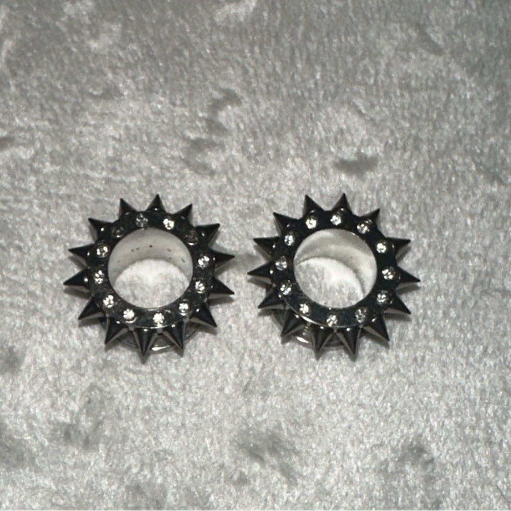 New 12 mm Ear Plugs piercings Earrings lobes never worn